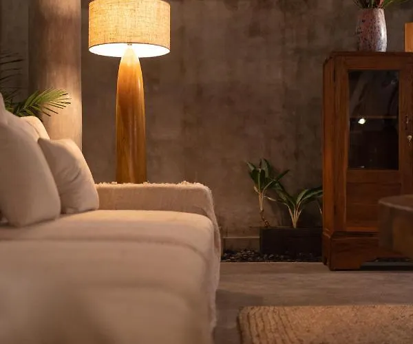 Amantes Bingin Bed & Breakfast 4*