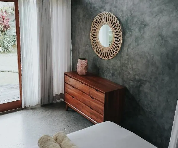 Bed & Breakfast Amantes Bingin 4*